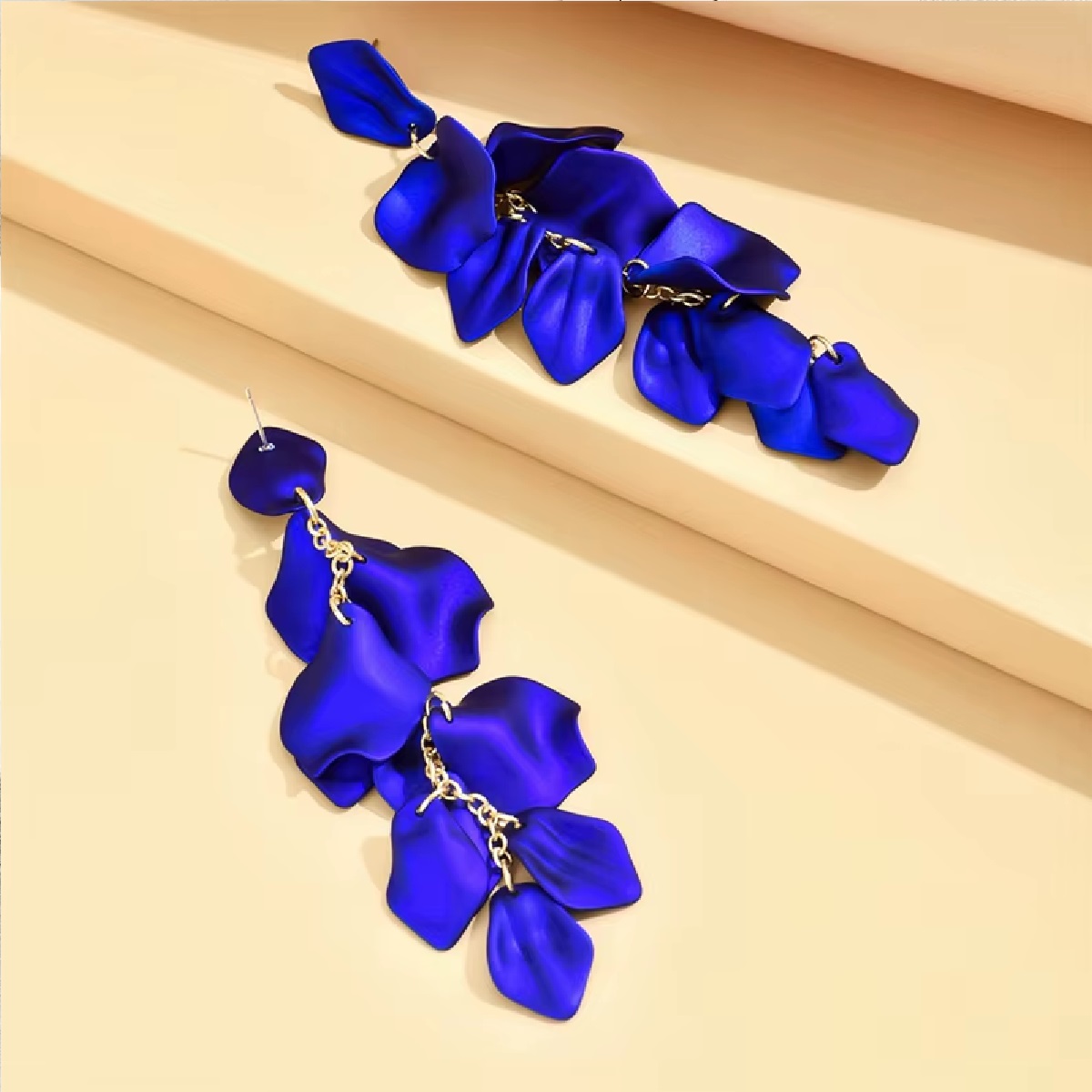 Aros Flor Larga Pétalos Acrílico Azul. - Imagen 5